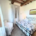 Detached With Games Room, Pool, And Panoramic Views In San Damiano * Petroro