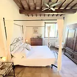 Detached With Games Room, Pool, And Panoramic Views In San Damiano