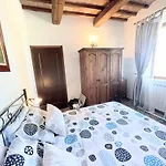 Detached With Games Room, Pool, And Panoramic Views In San Damiano * Petroro