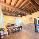 Detached With Games Room, Pool, And Panoramic Views In San Damiano Villa *