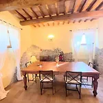 Detached With Games Room, Pool, And Panoramic Views In San Damiano * Petroro