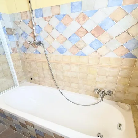 Large - Sleeps 10 - Pool - Pergola - Playground For Children - Wifi *