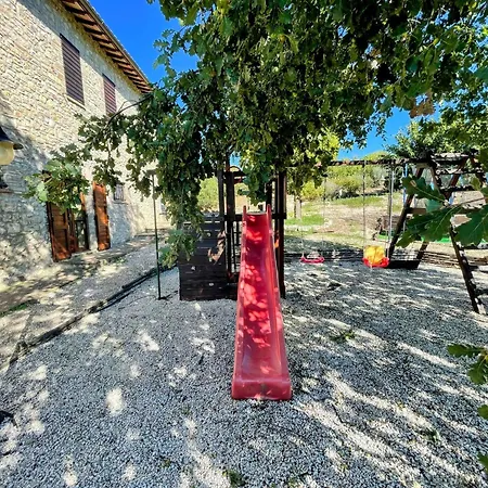 Villa Detached With Games Room, Pool, And Panoramic Views In San Damiano Petroro