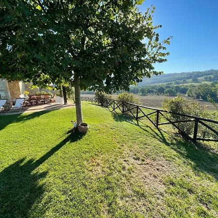 Detached With Games Room, Pool, And Panoramic Views In San Damiano