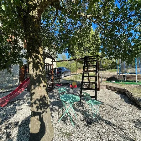 וילה Detached With Games Room, Pool, And Panoramic Views In San Damiano