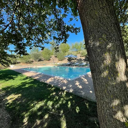 Detached With Games Room, Pool, And Panoramic Views In San Damiano וילה