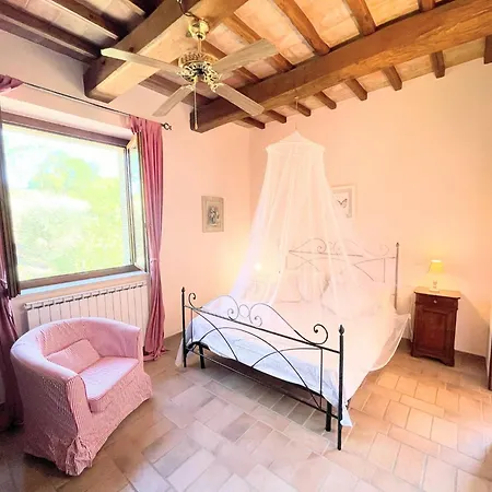 וילה Detached With Games Room, Pool, And Panoramic Views In San Damiano *