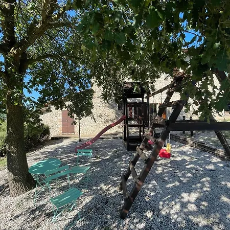 Detached With Games Room, Pool, And Panoramic Views In San Damiano *