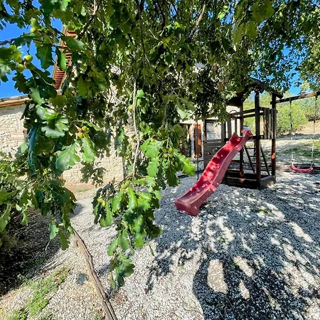 Detached With Games Room, Pool, And Panoramic Views In San Damiano