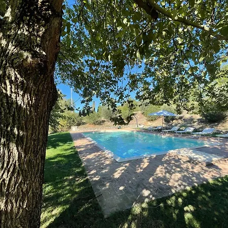 Detached With Games Room, Pool, And Panoramic Views In San Damiano Villa Petroro
