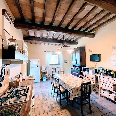 Detached With Games Room, Pool, And Panoramic Views In San Damiano *