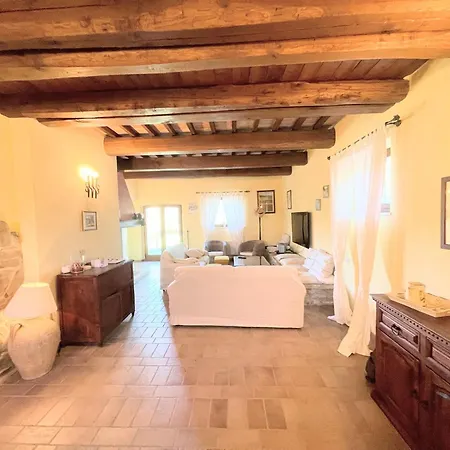 Detached With Games Room, Pool, And Panoramic Views In San Damiano וילה *