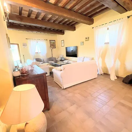 וילה Detached With Games Room, Pool, And Panoramic Views In San Damiano *